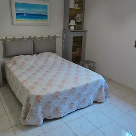 Athena 3424 لي إيسامبر